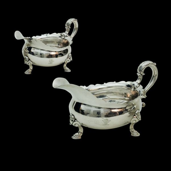 Good Quality George II English Sterling silver sauce boats